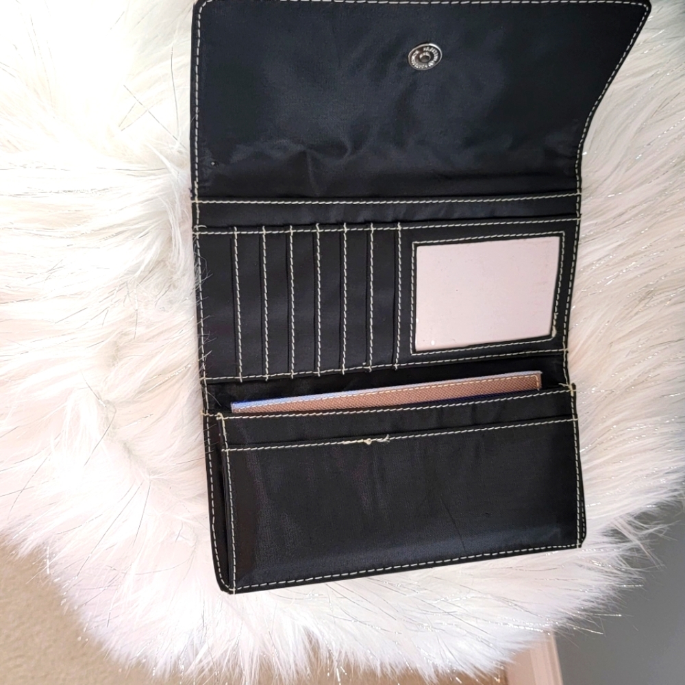 Kate Spade Wallet - Picture 5 of 8